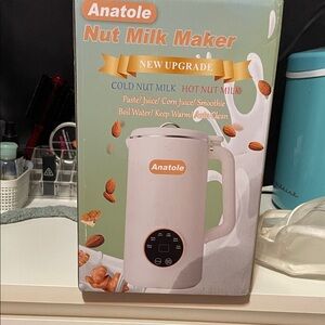 New In Original Box: White Nut Milk Maker - Electric Plant Milk & Smoothie Maker